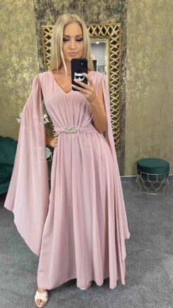 Dlhé elegantné šaty zdobené zlatou brošňou - svetlo ružové