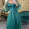 Midi týlové šaty s áčkovou tylovou sukňou - smaragdovo zelené