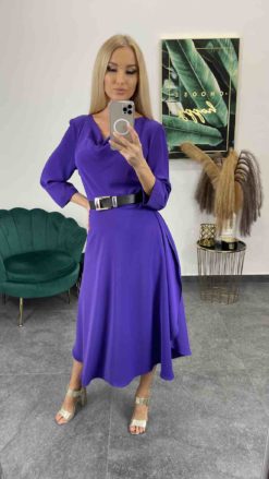 Midi pohodlné šaty s áčkovou sukňou a čiernym opaskom - fialové