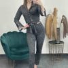 Elegantný nohavicový vzorovaný komplet so zlatými aplikáciami - čierno/biely