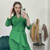 Krátke elegantné sakové šaty s vreckami a opaskom- zelené