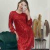 Krátke strapcované dámske šaty s dlhými rukávmi - červené