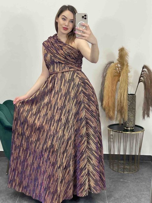 Dlhé elegantné šaty so zlatými vzormi na jedno ramno - fialové
