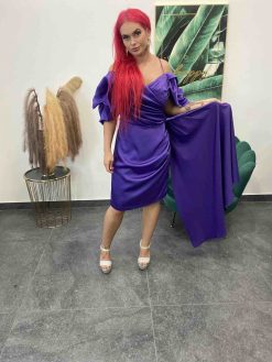 Krátke turecké saténové šaty na tenké ramienka - fialové