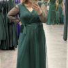 Dlhé spoločenské šaty s tylovými rukávmi a trblietkami - smaragdovo zelené